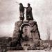 Памятник Искре и Кочебею в городе Киев