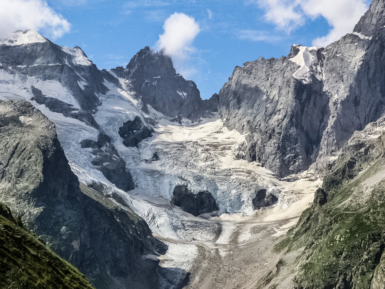 Ледник Шхельда поверхность ледника