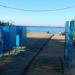 Деревянная дорожка к морю в городе Севастополь