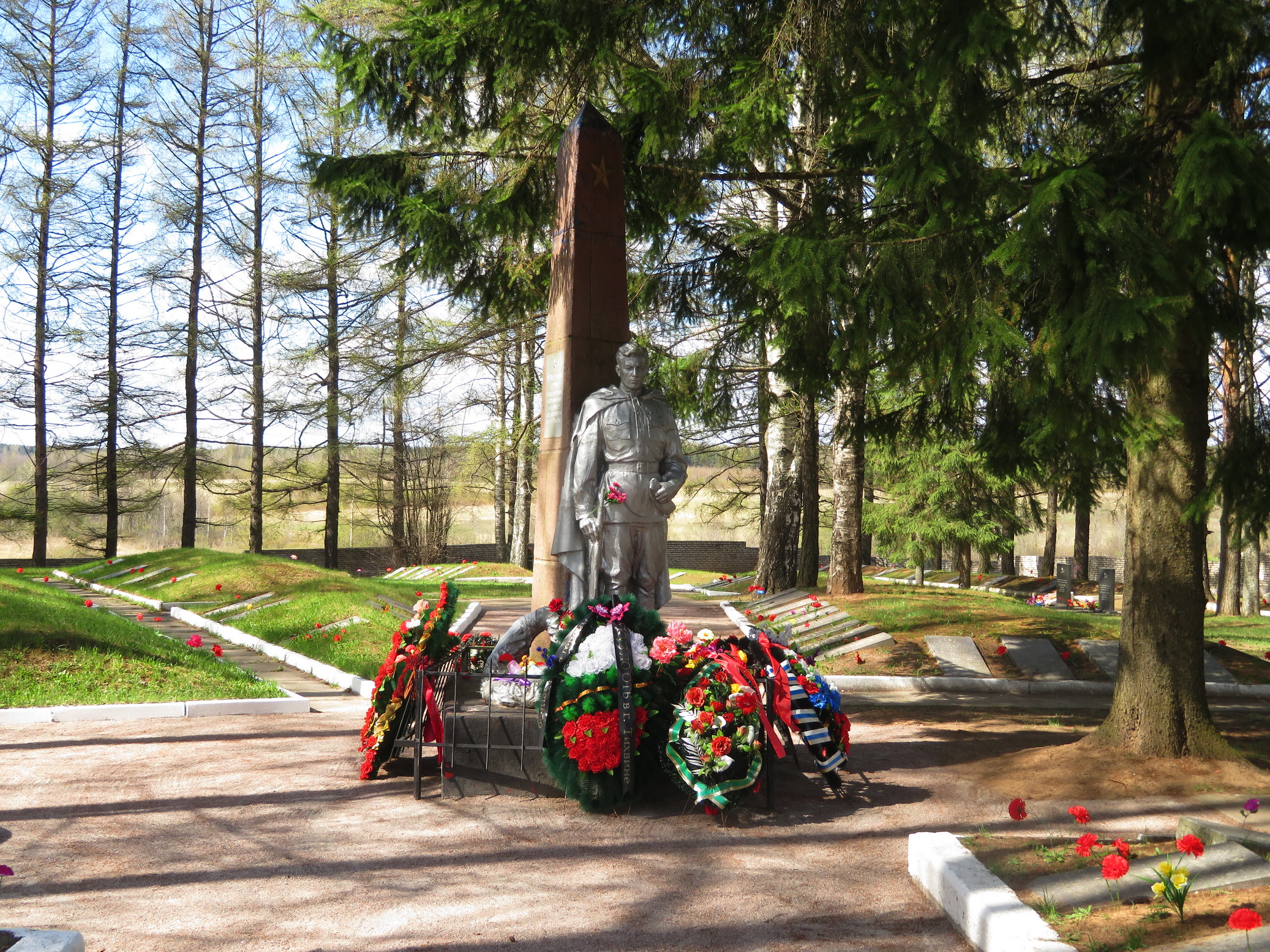 Мемориальный комплекс Братское кладбище Тихвин