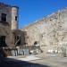 Yard next to the church building (en) στην πόλη Ρόδος (πόλη)