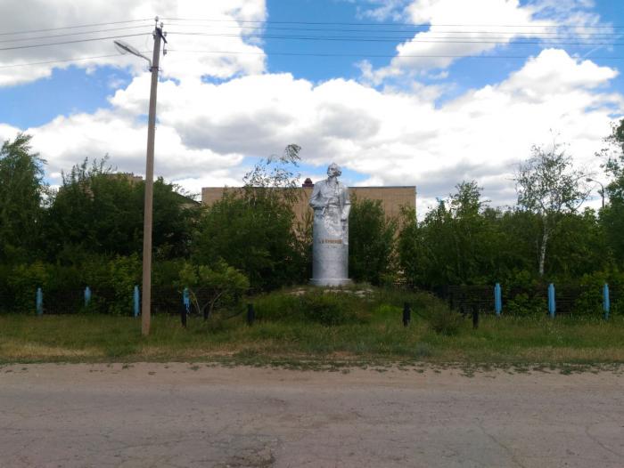 Памятник А. В. Суворову   Каменский image 2
