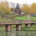 Декоративный деревянный пешеходный мост через р. Чермянку в городе Москва