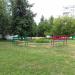 Клумба и скамейки в городе Москва
