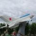 Самолёт-памятник МиГ-21 в городе Североуральск