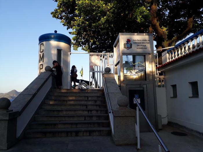 Clube Militar da Praia Vermelha, Esse Clube Militar fica no…