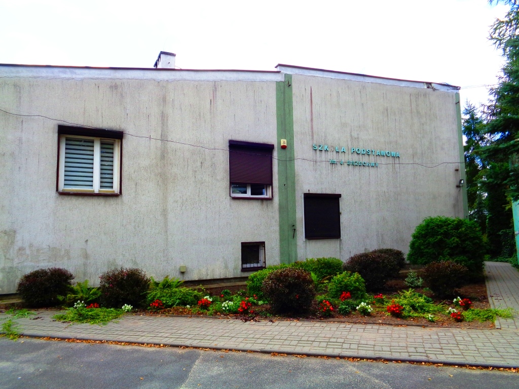 Szkoła Podstawowa Im Jana Brzechwy Szkoła Podstawowa im. Jana Brzechwy - Justynów