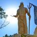 Огромная статуя Нептуна стилизованная под антик в городе Ялта