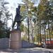 Памятник адмиралу Невельскому в городе Южно-Сахалинск