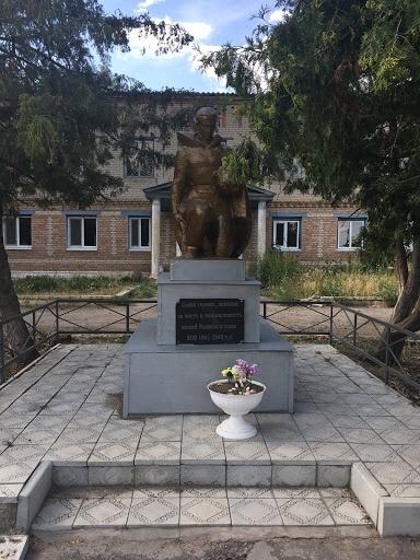 Памятник советским воинам   Плодосовхоз image 0
