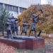 Скульптура «Требуем мира» в городе Москва