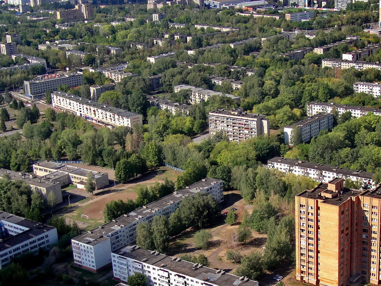 Nizhnekamsk (Español) ciudad, district center (en)