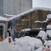 Прицеп-кунг перед входом в музей в городе Москва