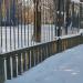 Развалины старого забора в городе Москва