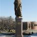 Памятник Низами Гянджеви в городе Гянджа