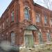 Старинное здание красного кирпича в городе Калязин