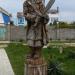 Деревянная скульптура пирата с попугаем в городе Севастополь