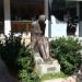 Η Κλειώ που διαβάζει στην πόλη Ιεράπετρα