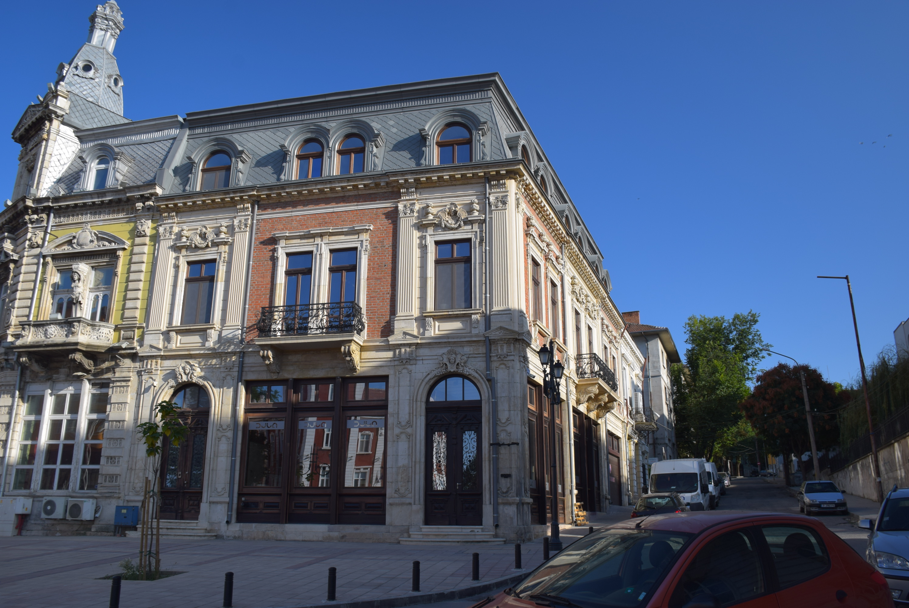 ул. Славянска, 2 - Русе