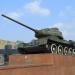 Т-34 на постаменте и скульптурная композиция «Проводы на фронт» в городе Якутск
