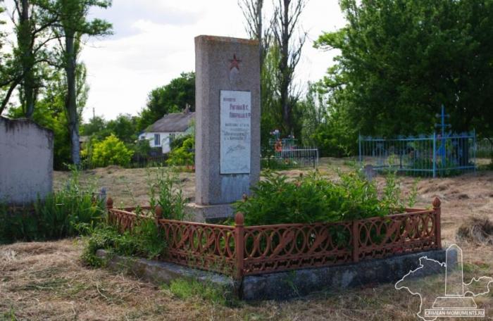 World / Ukraine / Krym / Azovske , 13 км от центра (Азовське)