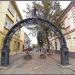 Декоративна кована арка в місті Івано-Франківськ