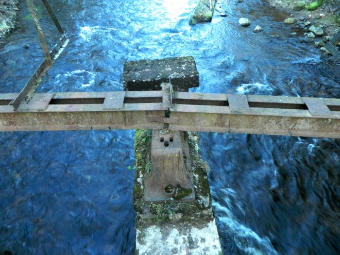 Полуразрушенный мост через Хревицу   Ивановское image 0