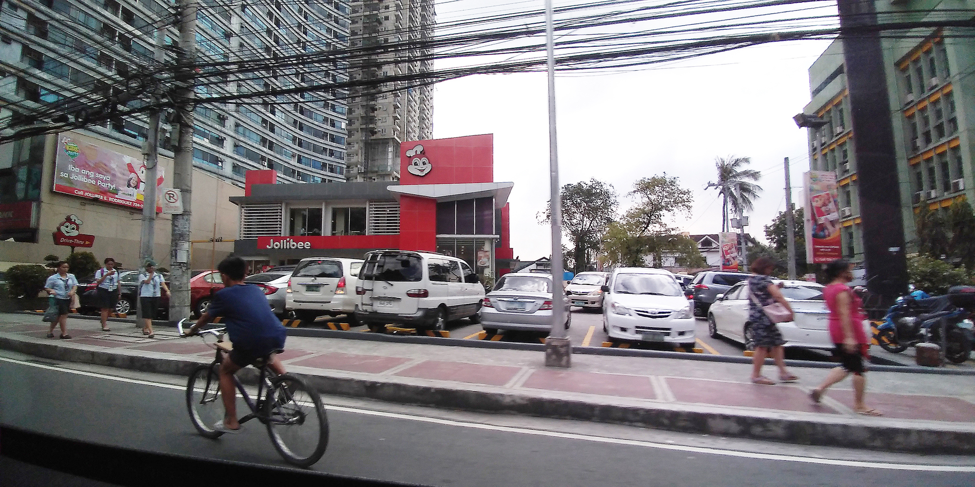 Jollibee E Rodriguez Quezon City zana-wooten