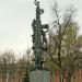 Скульптурная группа «Мы строим мир» в городе Узловая