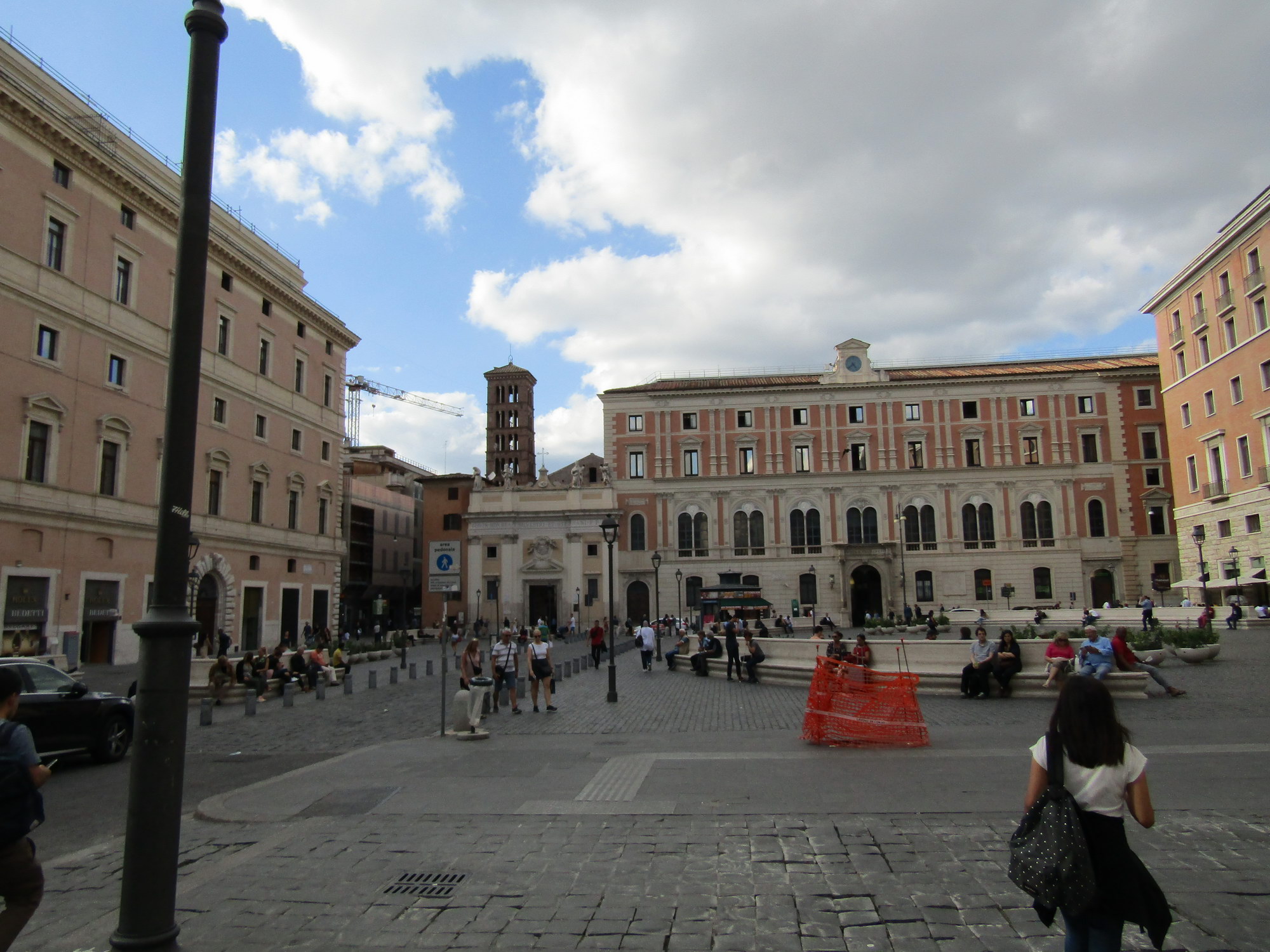Piazza San Silvestro Rome