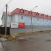 Большое одноэтажное здание в городе Вырица