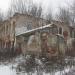 Развалины двухэтажного жилого дома в городе Торжок