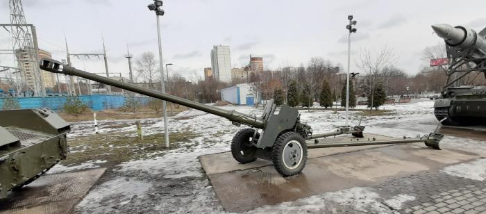 Soviet 85mm D-44 Divisional Gun