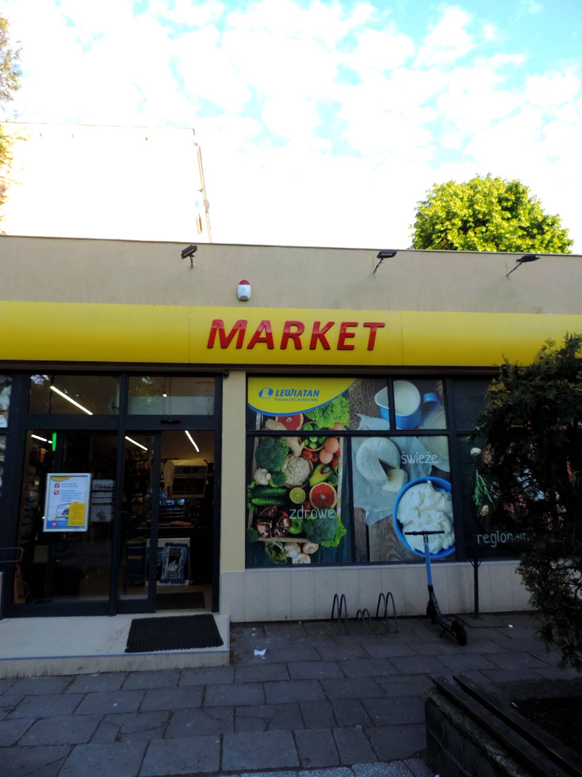 Liquor & Grocery Store Sopot