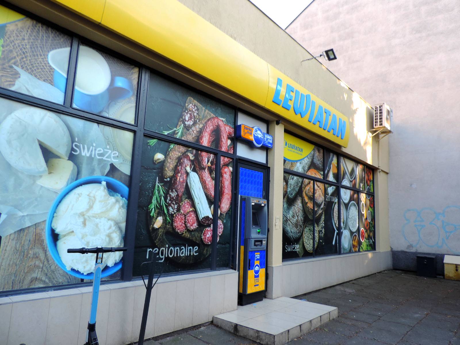 Liquor & Grocery Store Sopot