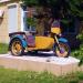 Мотоцикл-памятник в расцветке ГАИ в городе Иркутск