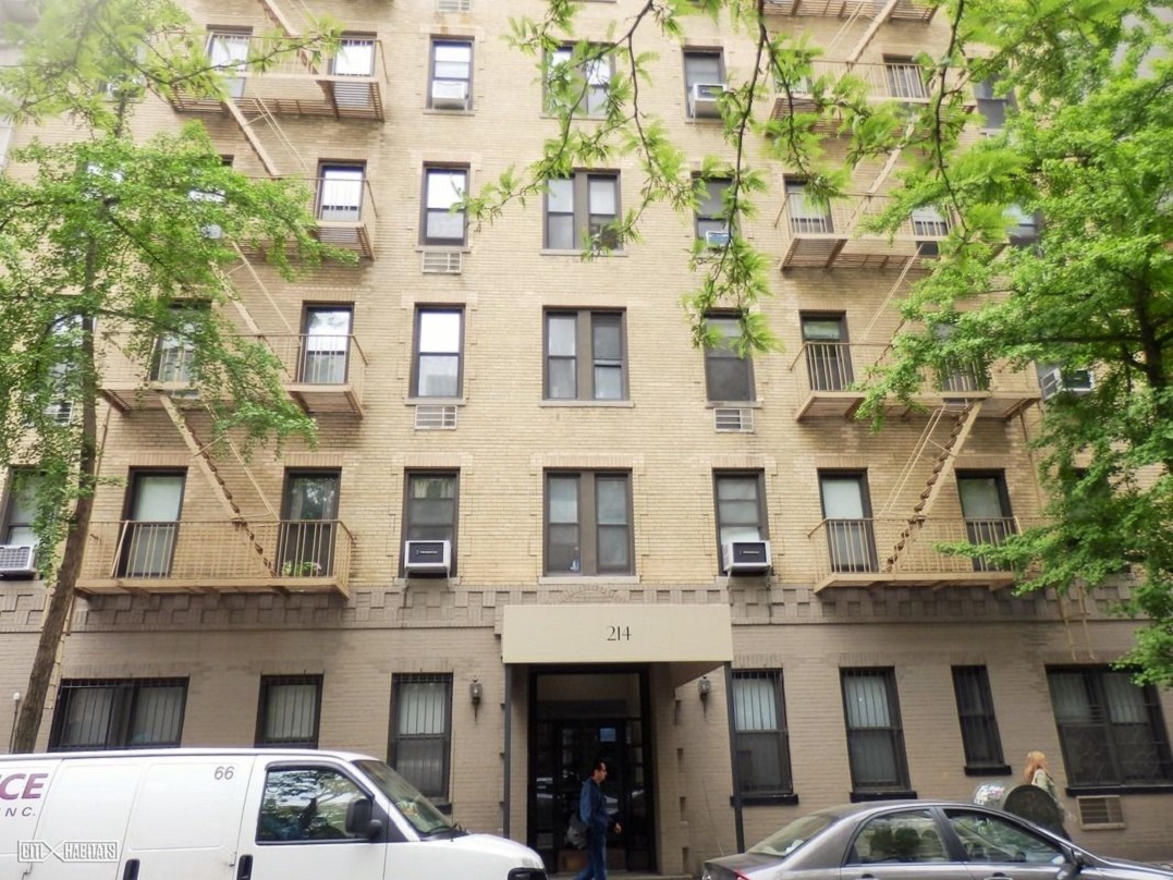 214 East 51st Street New York City, New York apartment building