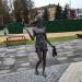 Скульптура девушки в городе Великие Луки