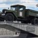 Автомобиль УралЗИС-5В на постаменте — памятник водителям, погибшим в Великой Отечественной войне в городе Барнаул