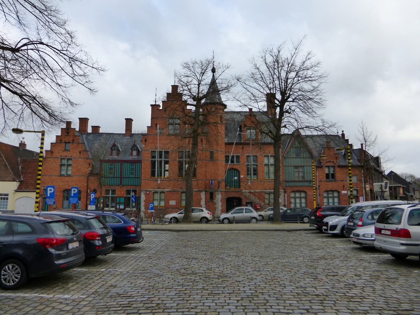 Hoekhuis In Het Gemeentehuis SintDenijsWestrem