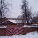 Огороженная территория бывшей школы (ru) в місті Дєдовськ