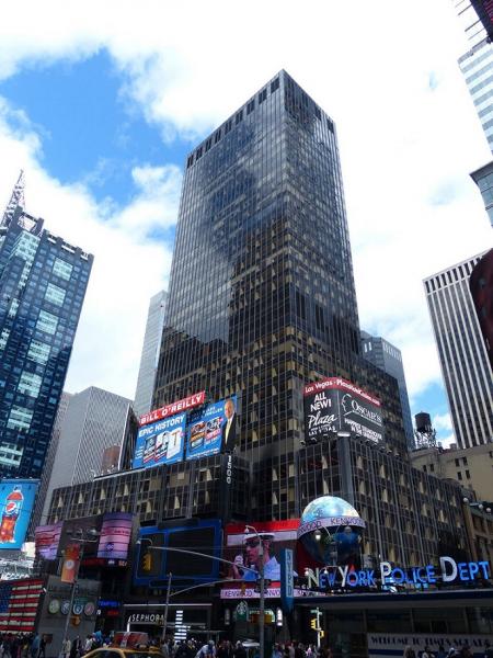 Times Square (Neuhaus) - Wikipedia