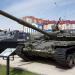 Танк Т-80БВ — экспонат в городе Каменск-Шахтинский