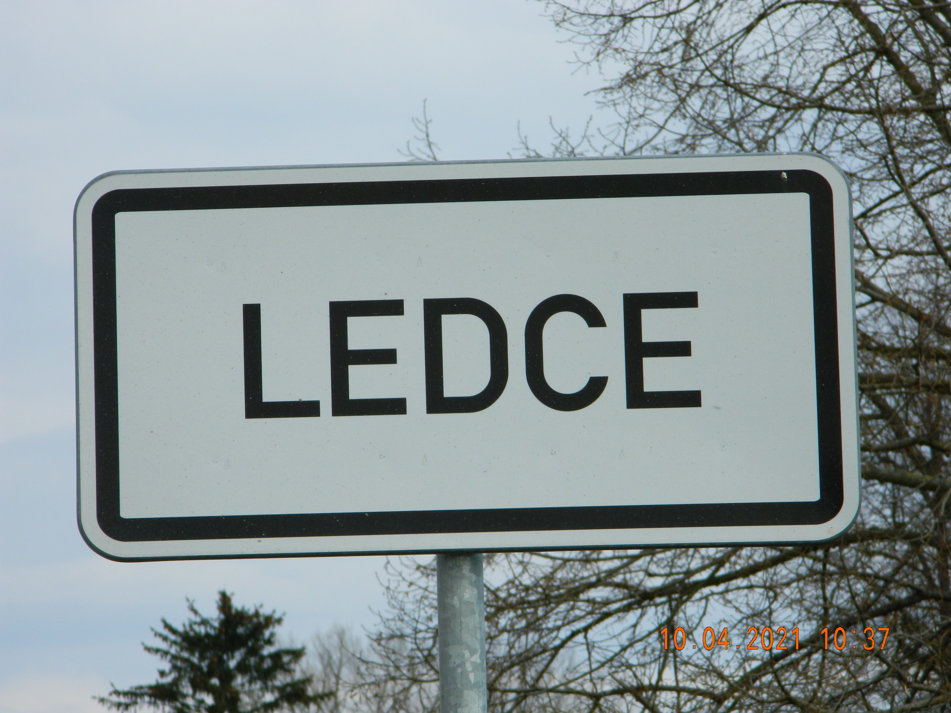 Ledce village, municipality, 15th century construction