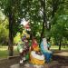 Скульптурная группа сказочных героев в городе Лозовая