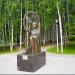 Скульптура «Золотая богиня» в городе Ханты-Мансийск