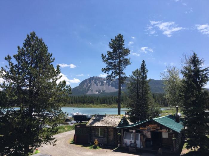 Paulina Lake Lodge