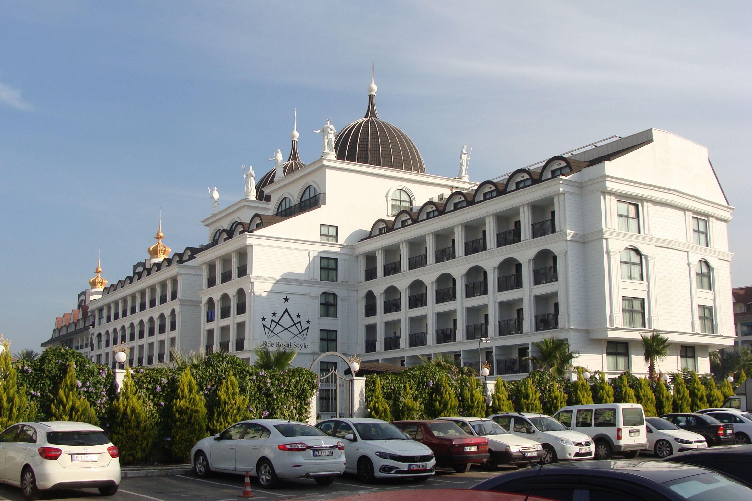 side royal style hotel & spa