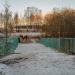 Пешеходный деревянный мост через реку Алёшинку в городе Москва