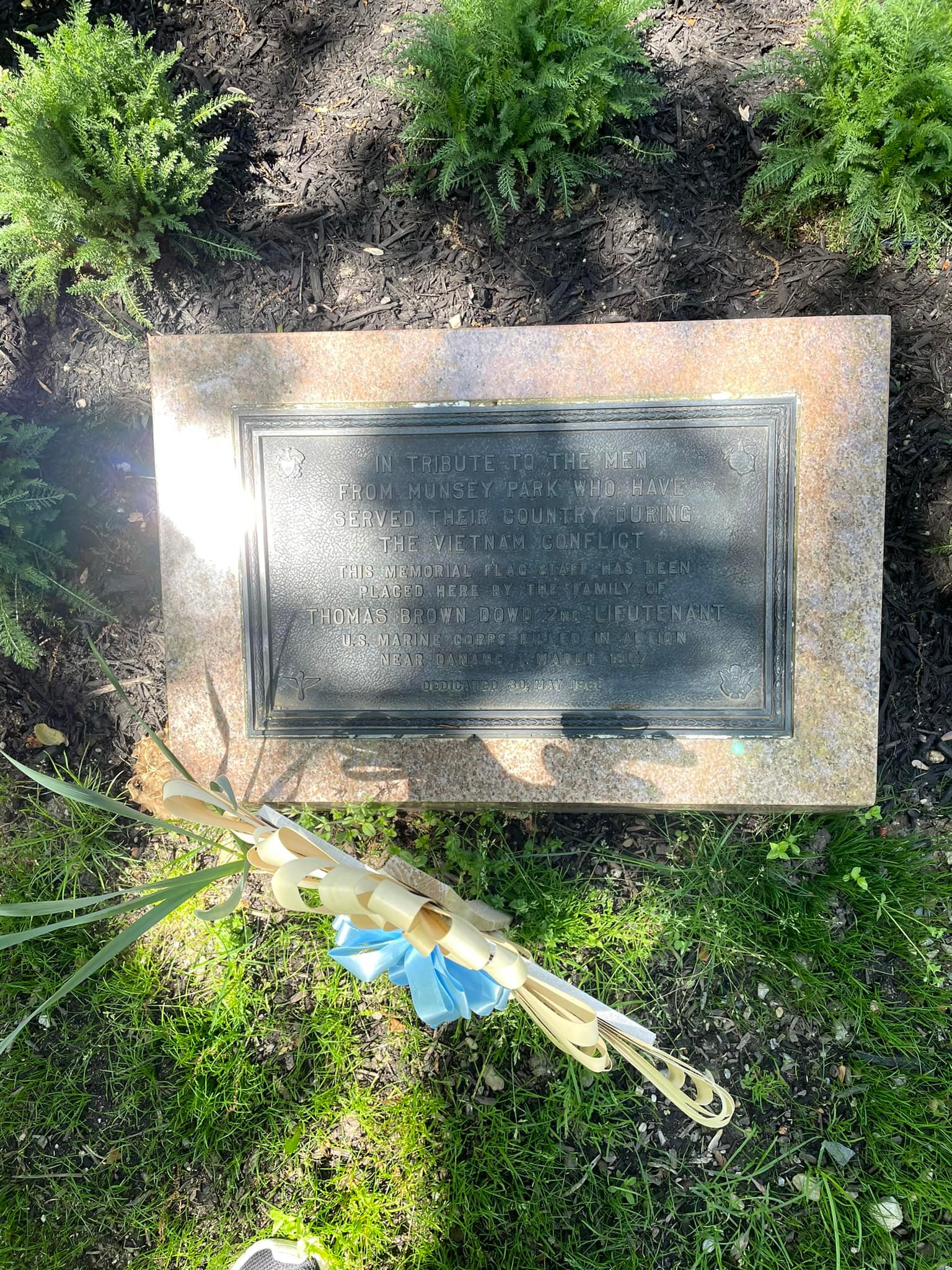 Manhasset Woods Road Flagpole Park Munsey Park, New York